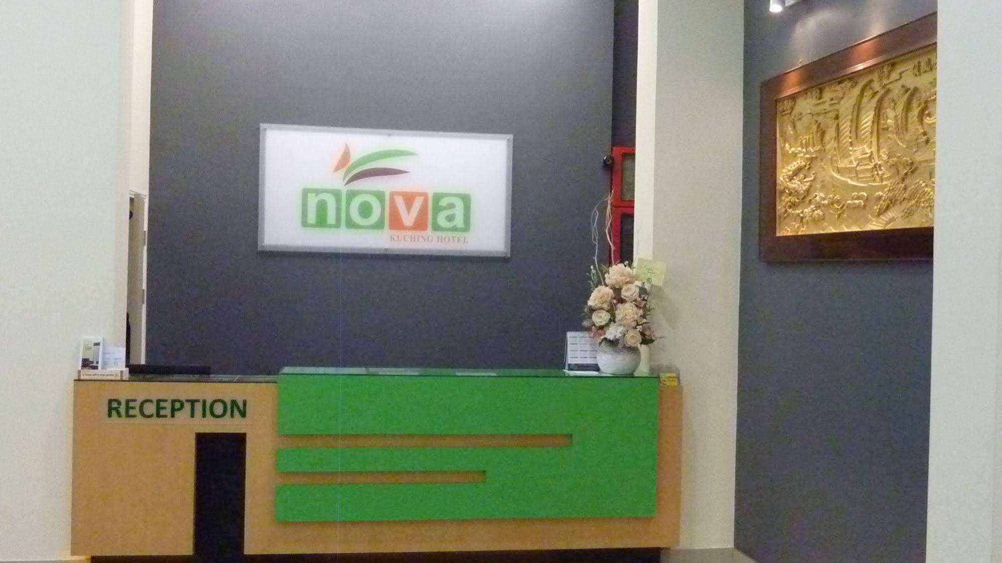 Nova Kuching Hotel Buitenkant foto